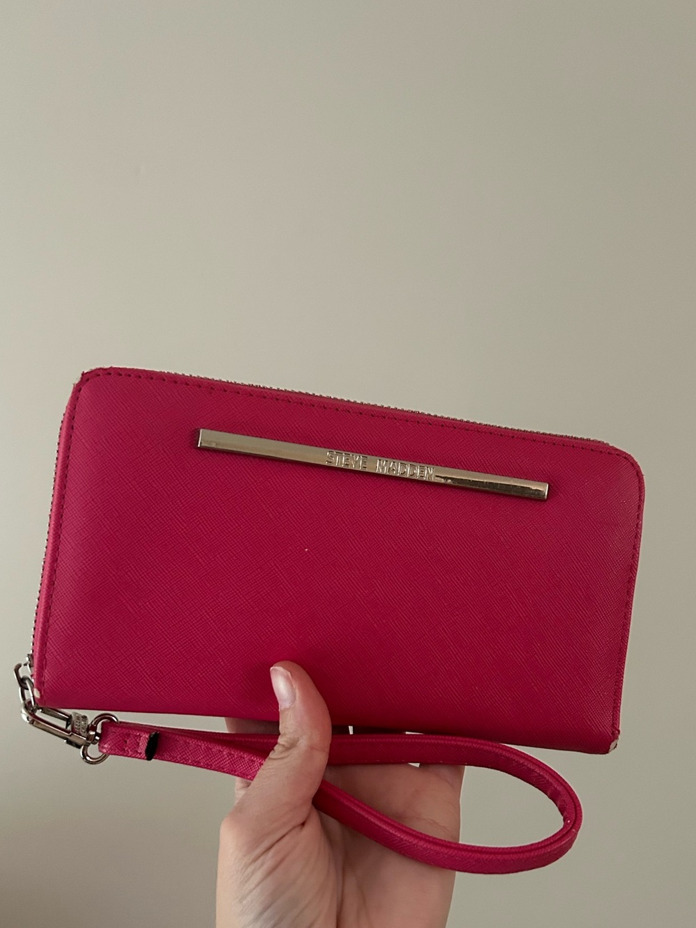 Steve Madden Hot Pink Zip Wristlet Clutch